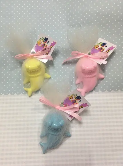 Sabonetes Baby Shark no Tule com Tag