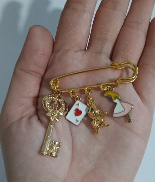 Broche Temático Alice No País Das Maravilhas, Modelo 01