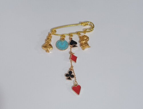 Broche Temático Alice No País Das Maravilhas, Modelo 02