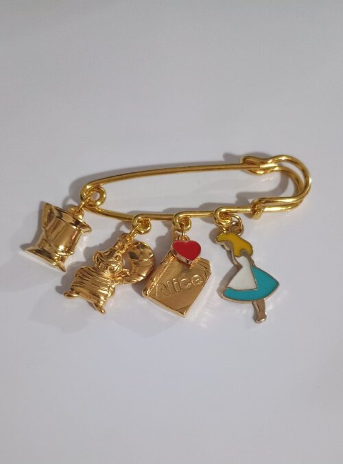 Broche Temático Alice No País Das Maravilhas, Modelo 03