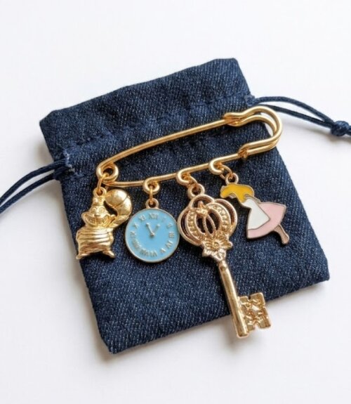 Broche Temático Alice No País Das Maravilhas, Modelo 05