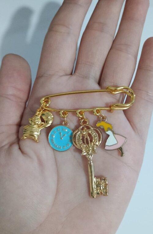 Broche Temático Alice No País Das Maravilhas, Modelo 05