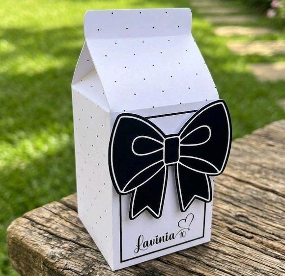 Cx Milk Fecho Laço Preto em pdf Png Studio