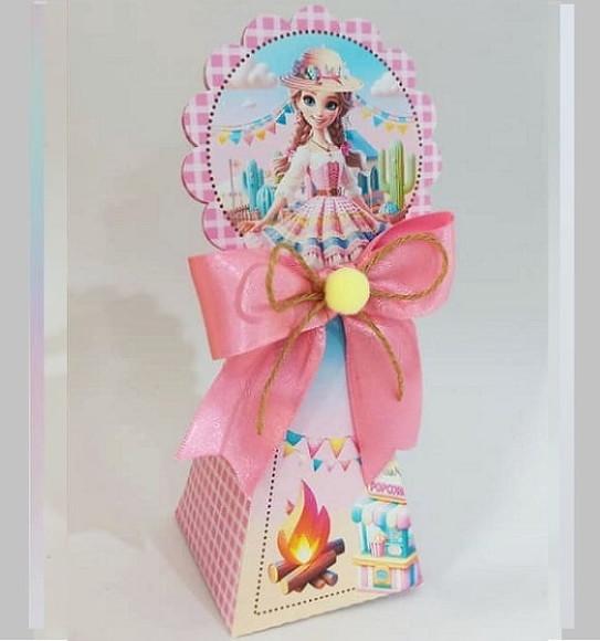 Caixa Piramide Barbie Junina