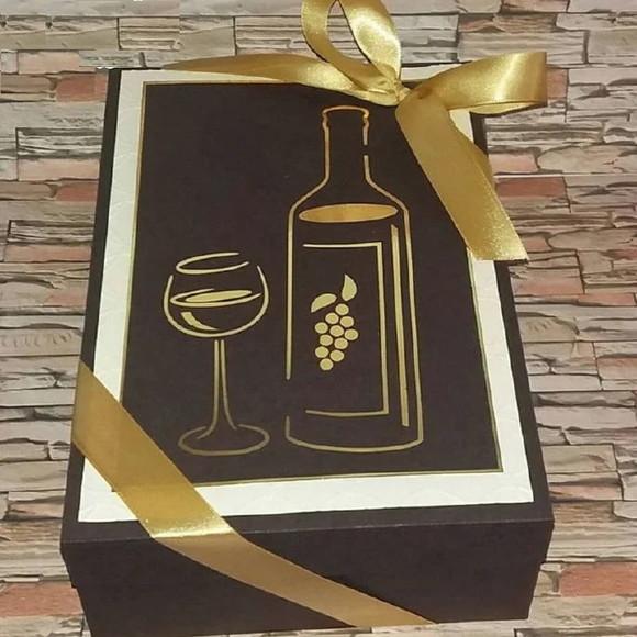 Cx Taça e Mini Vinho ou Champagne