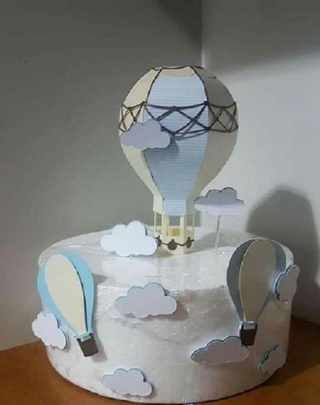 Topo de Bolo Balões e Nuvens