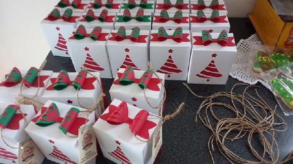 Cx de Natal Pinheirinho com Laço