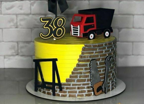 Topo de Bolo Construção 3