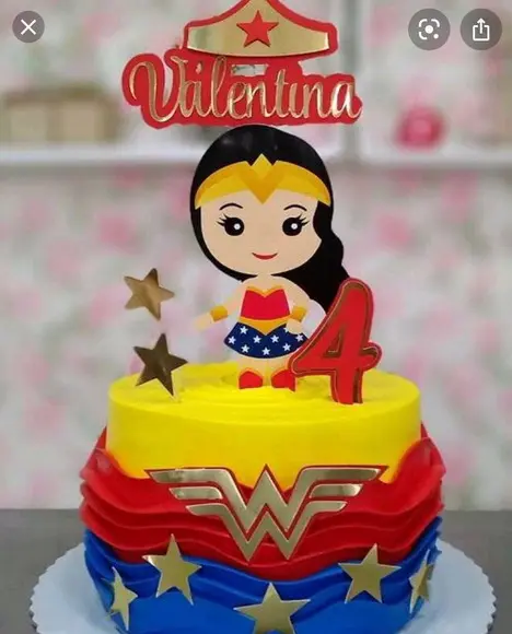 Mulher Maravilha Cute Camadas