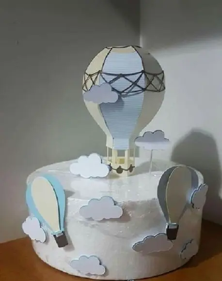 Topo de Bolo Balões e Nuvens