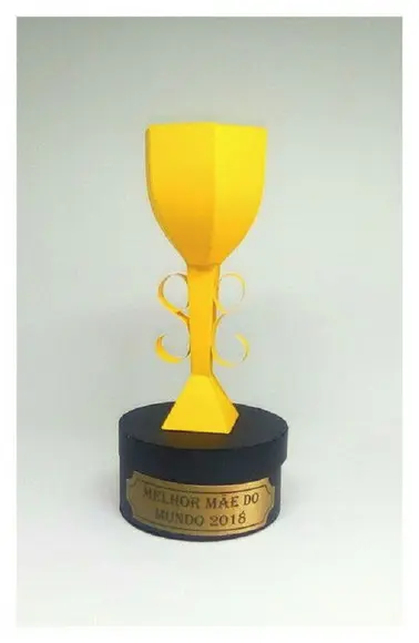 Caixa Troféu com Nome Editável