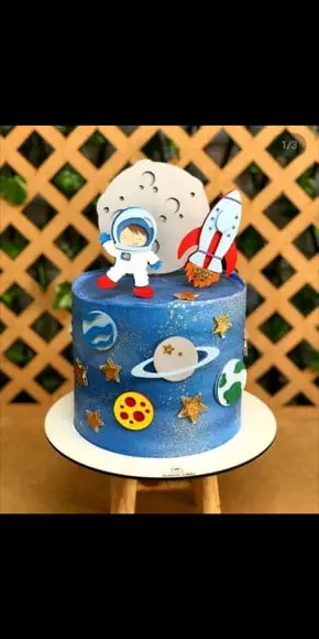 Topo de Bolo Astronauta "camadas"