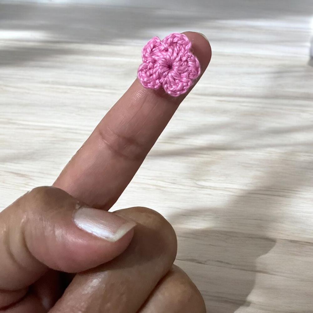 25 Mini Flores de Crochê na cor Rosa Balé
