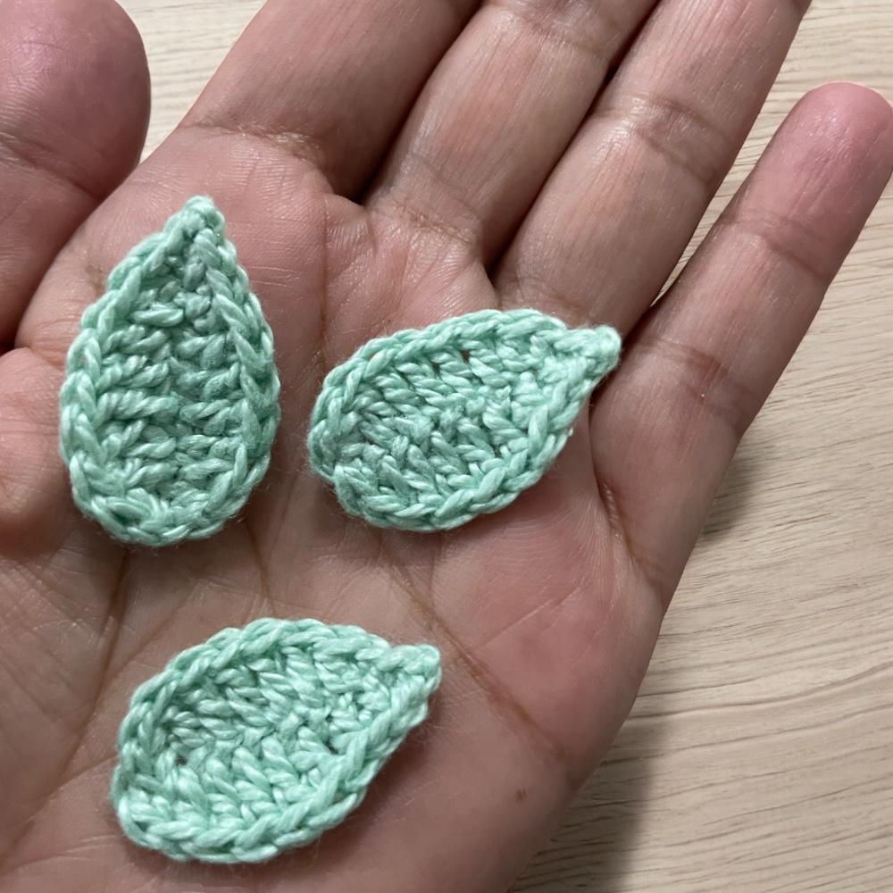 20 Mini Folha de Crochê na cor Verde Neo Mint