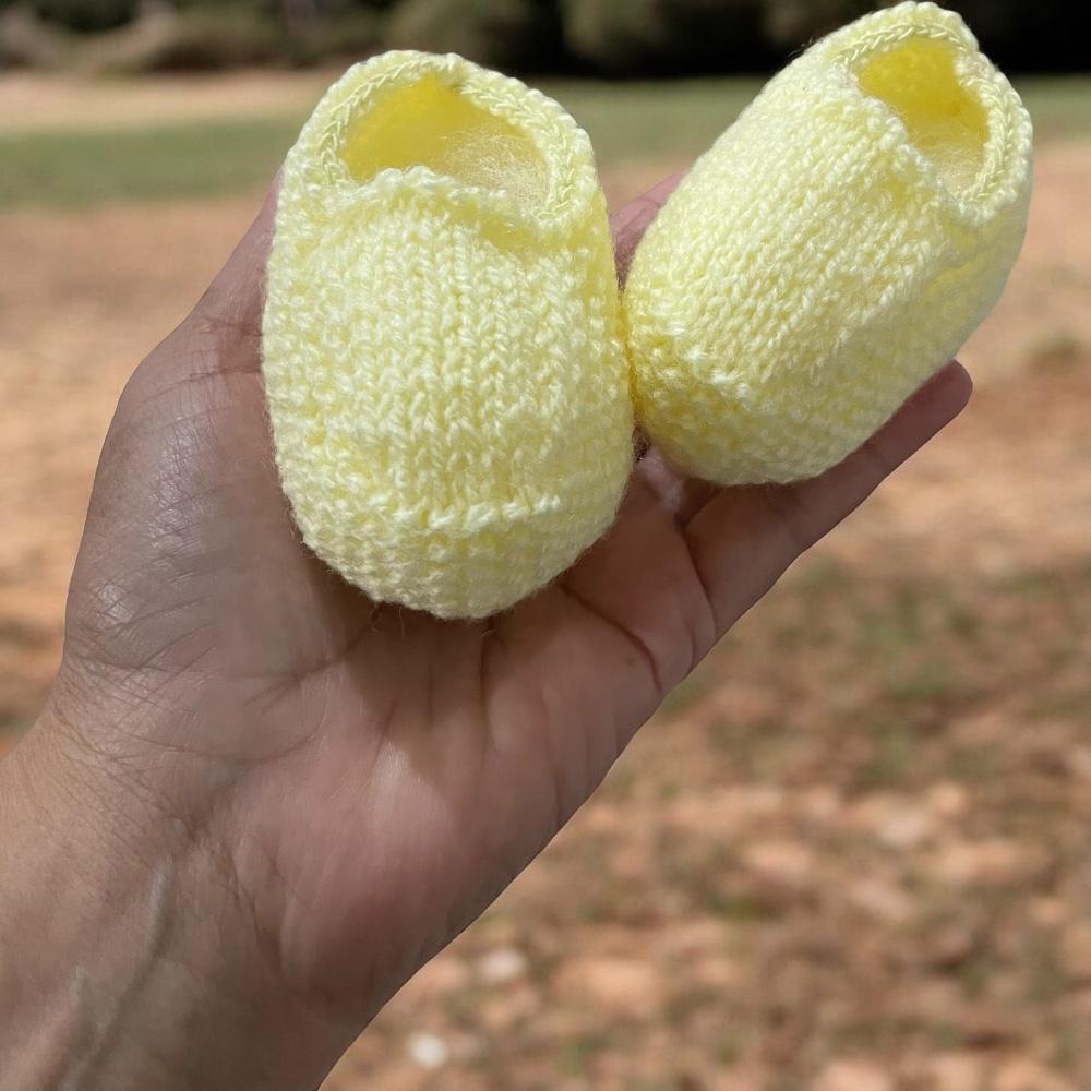 Sapatinho para Bebê na cor Amarelo Bebê