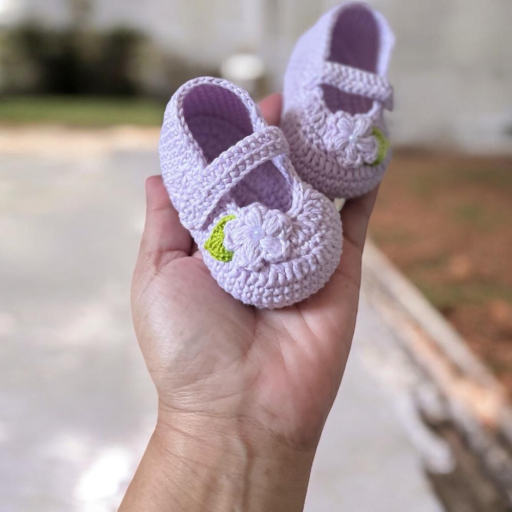 Vestido e Sapatinho de Crochê para Bebê Lilás