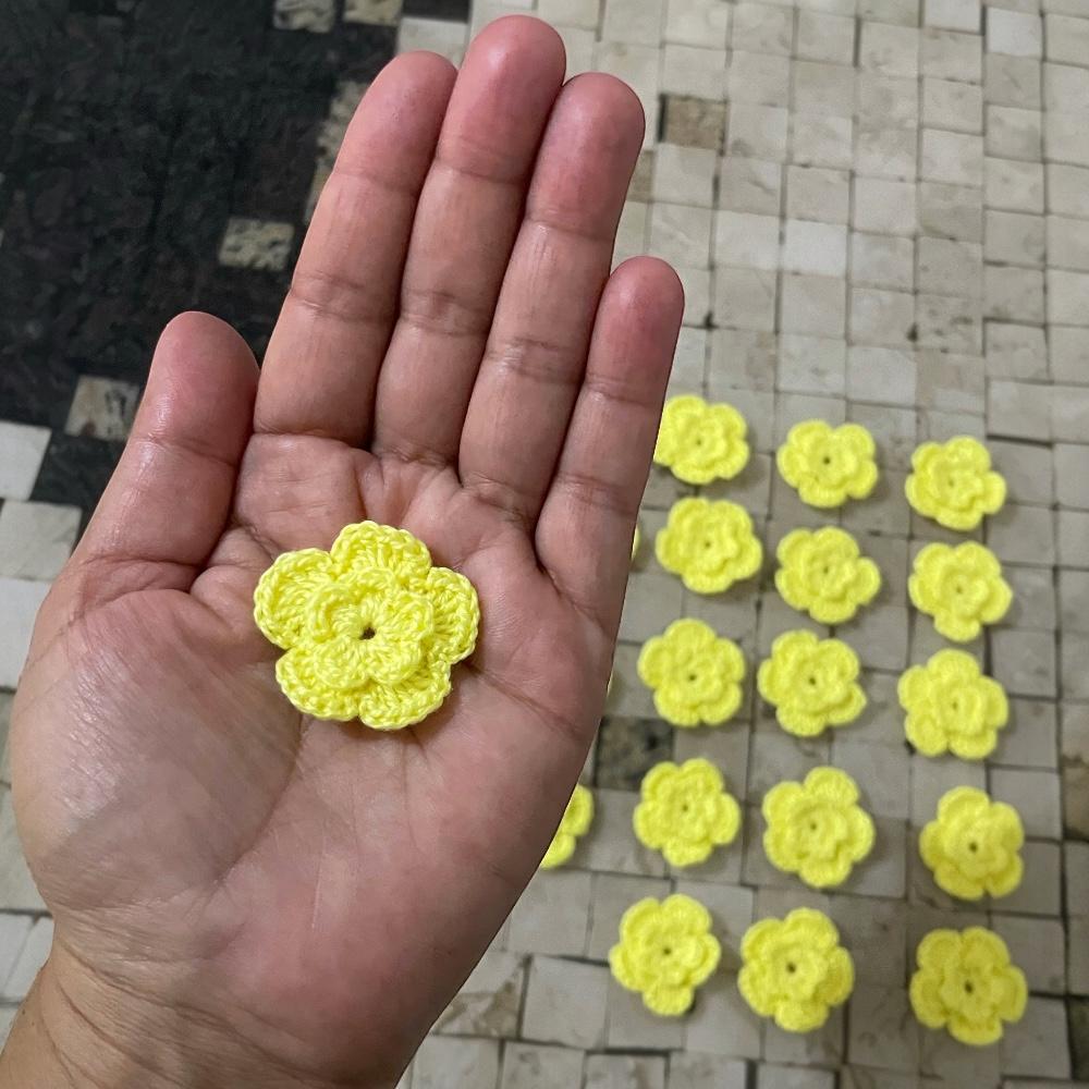 20 Mini Flores de Crochê na cor Amarelo