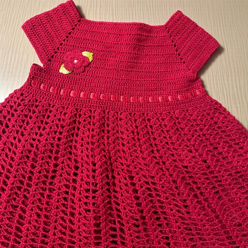 Vestido de crochê para bebê na cor Vermelho Paixão