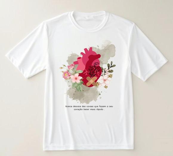 Camiseta Coração Florido