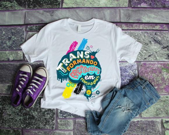 Camiseta Transformando Prensadores em Pensadores