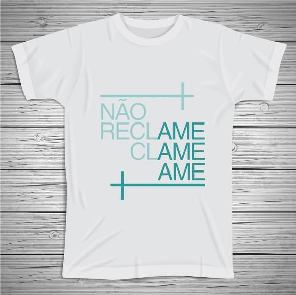 Camiseta Religiosa Não Reclame Ame