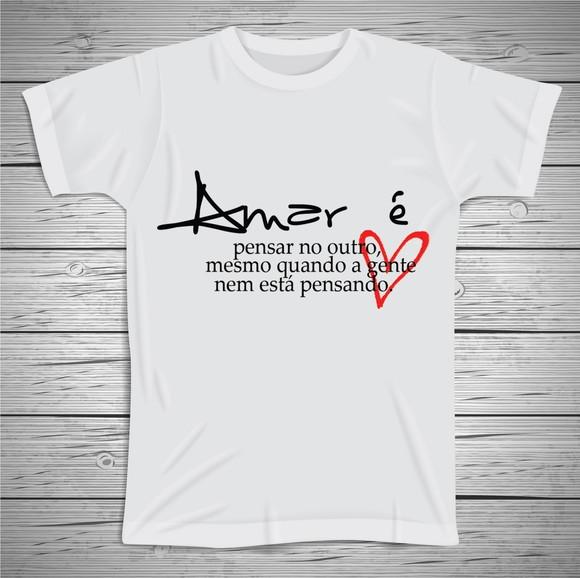 Camiseta Amar É