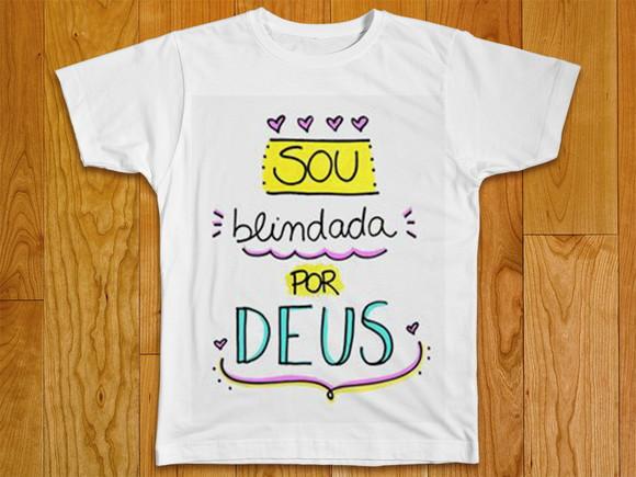 Camiseta Religiosa Sou Blindada por Deus