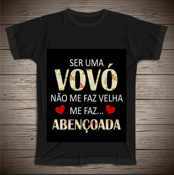 Camiseta Ser Uma Vovó Não Me Faz Velha