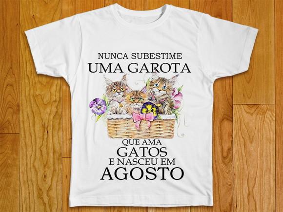 Camiseta Nunca Substime Uma Mulher Que Ama Gatos