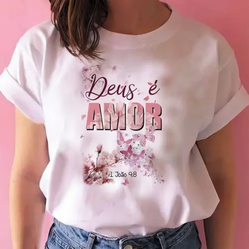 Camiseta Religiosa Deus É Amor
