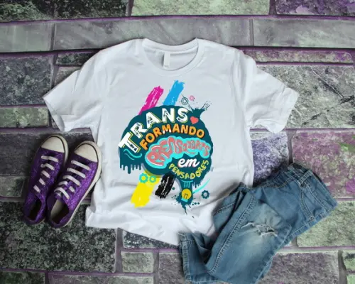 Camiseta Transformando Prensadores em Pensadores