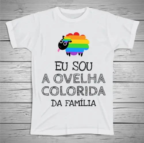 Camiseta LGBTQ Eu Sou a Ovelha Colorida