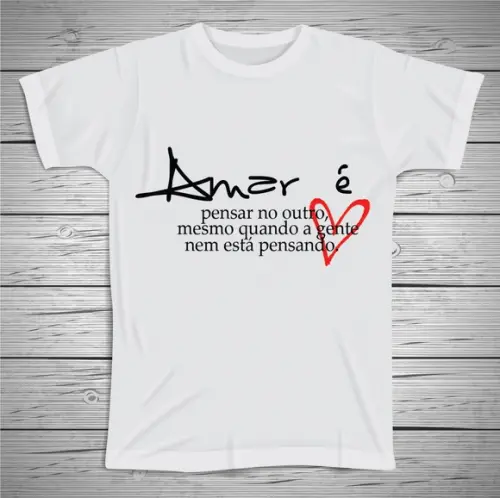 Camiseta Amar É