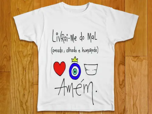 Camiseta Livrai Me do Mal