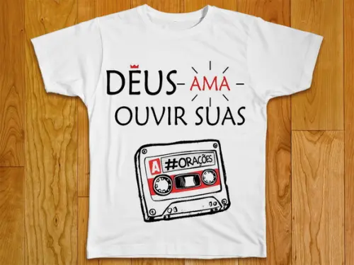 Camiseta Deus Ama Ouvir Suas Orações
