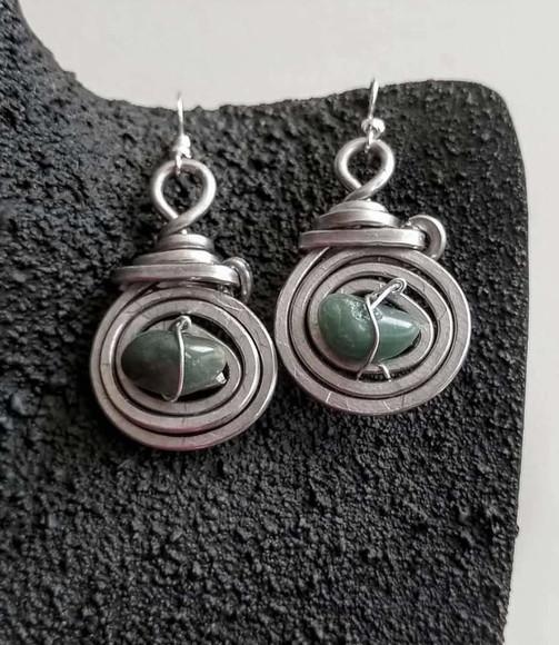 Conjunto de alumínio martelado e quartzo verde
