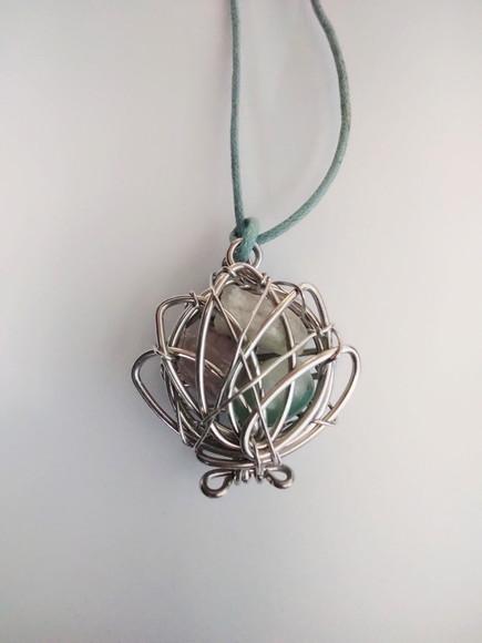 Pingente Flor de Lótus com pedras naturais