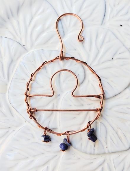 Símbolo do Signo Libra em cobre e pedras naturais