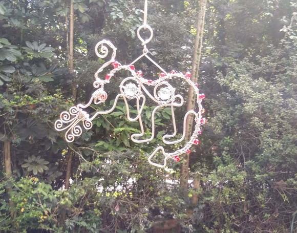 Suncatcher Dragão cuspindo fogo em alumínio
