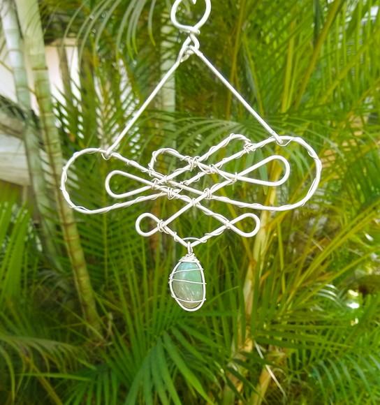 Suncatcher Equilíbrio e Energia com quartzo verde