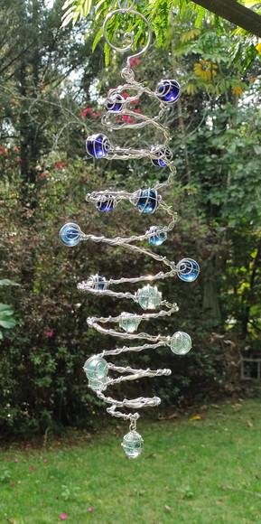 Suncatcher Espiral Dupla em Tons de Azul