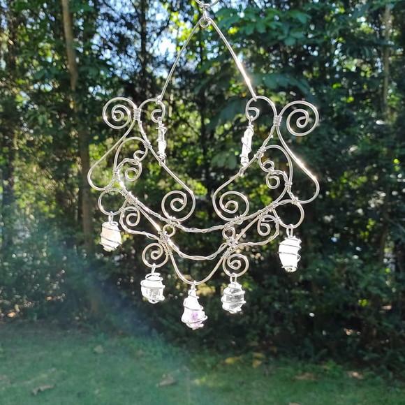 Suncatcher Good Vibes com ametista e quartzos rosa