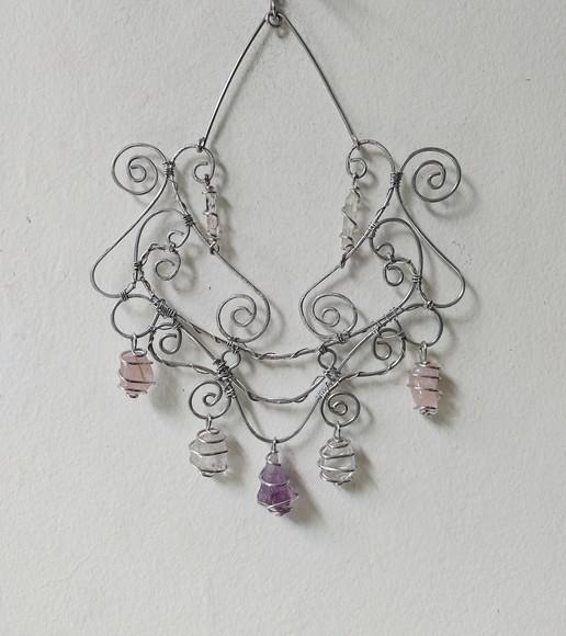 Suncatcher Good Vibes com ametista e quartzos rosa