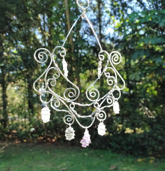 Suncatcher Good Vibes com ametista e quartzos rosa