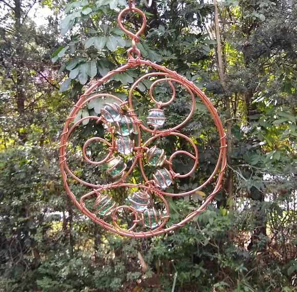 Suncatcher Mandala 1 em cobre e tons de verde
