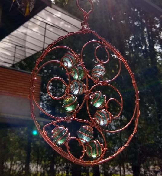 Suncatcher Mandala 1 em cobre e tons de verde