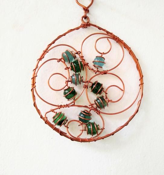 Suncatcher Mandala 1 em cobre e tons de verde