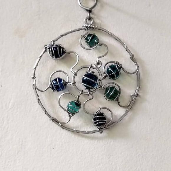 Suncatcher Mandala Raios em Tons de Azul