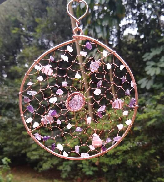 Suncatcher Mandala Trançada em cobre e pedras naturais