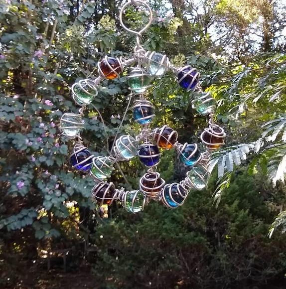 Suncatcher Paz e Amor P multicolorido